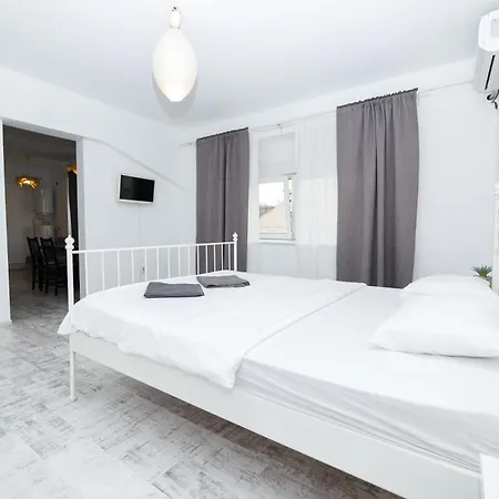 Antic Apartments Bucureşti Exterior foto