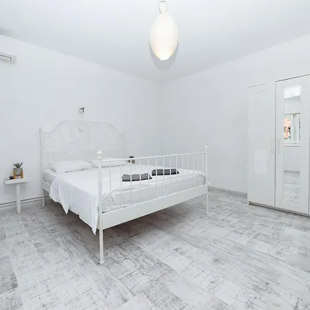 Antic Apartments Bucureşti Exterior foto