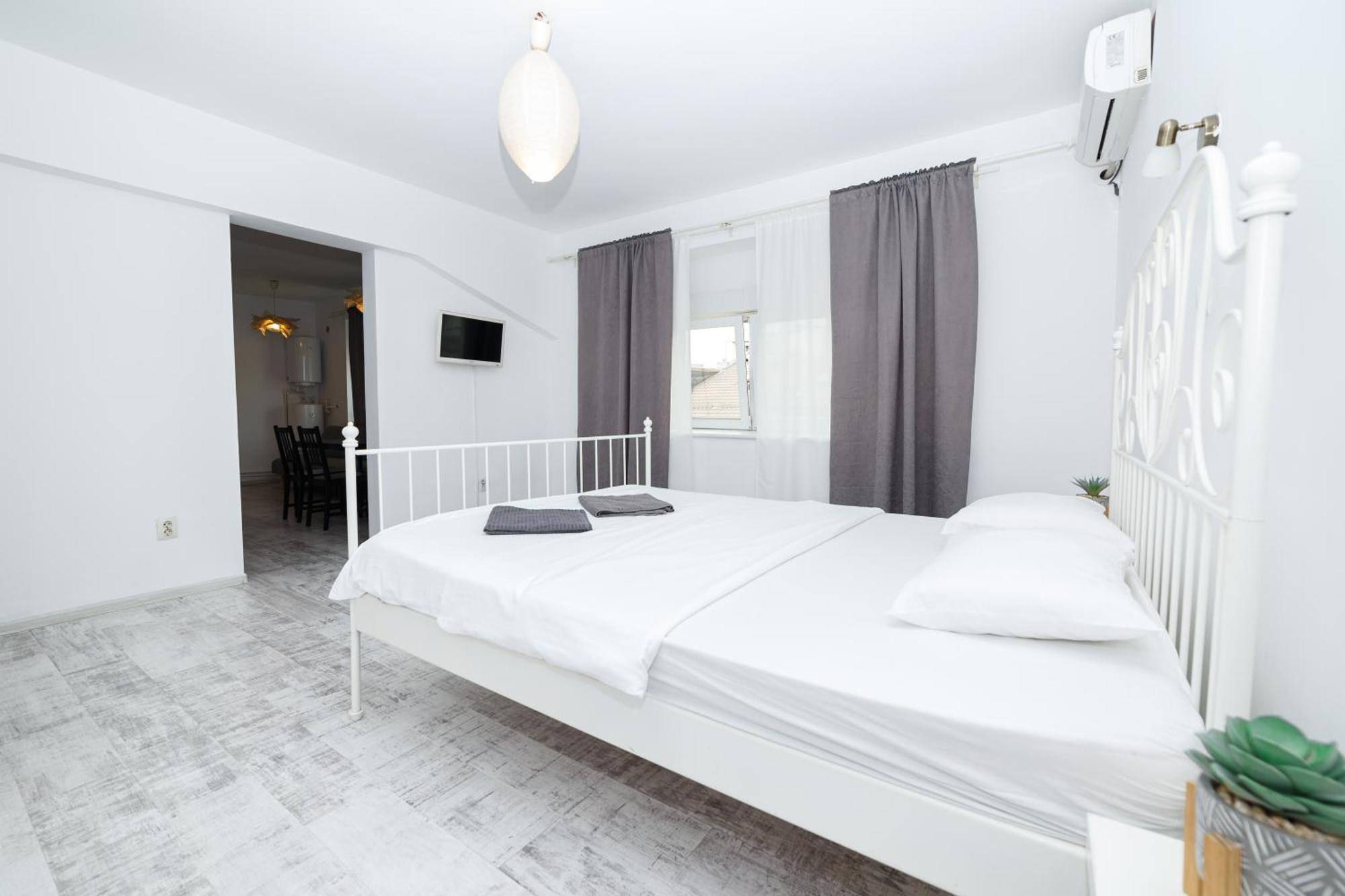 Apartament Antic *
